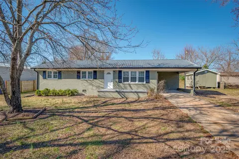 166 Crawley Dr, Forest City, NC 28043