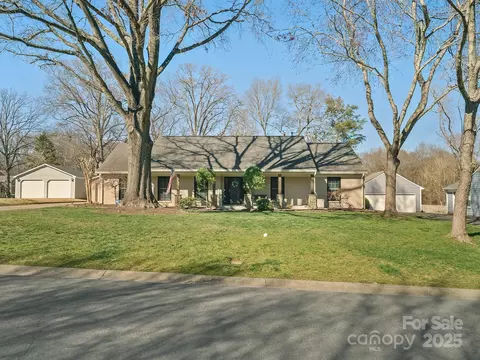 4631 Dawnridge Dr, Charlotte, NC 28226