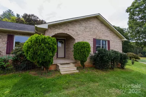 9 Lorena Dr, Asheville, NC 28806