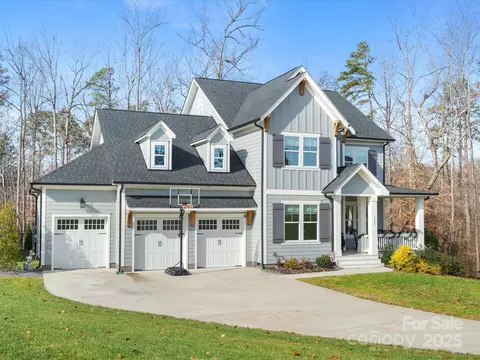 2127 Nims Village Dr, Fort Mill, SC 29715