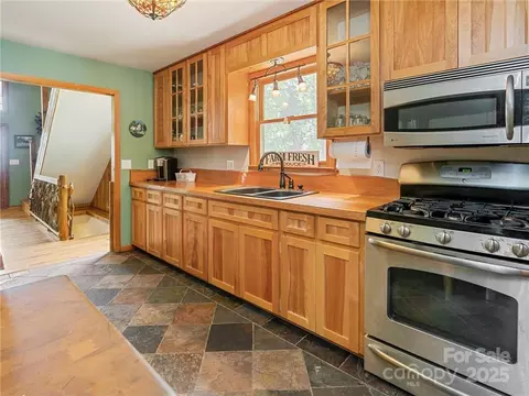 Kitchen - 167 Bold Springs Rd, Sylva, NC 28779 photo 2 of 3
