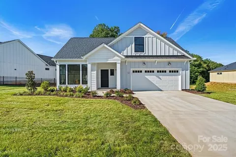 114 Alenda Lux Cir, Mooresville, NC 28115