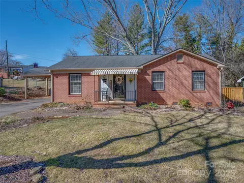 114 Summerglen Dr, Asheville, NC 28806