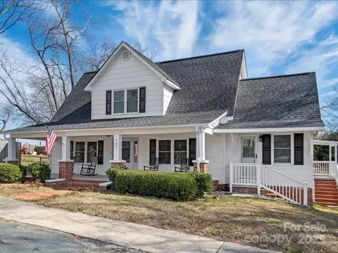 107 S Pine St, Pageland, SC 29728