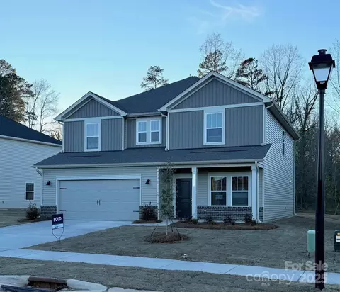 1419 Windy Park Dr, Stanley, NC 28164