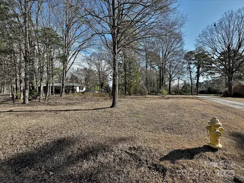 1030 Norwich Rd, Charlotte, NC 28227