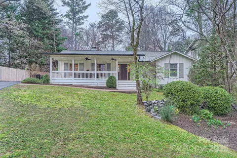 121 Wonderwood Dr, Charlotte, NC 28211