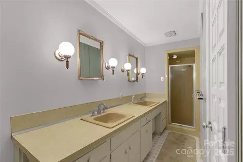 Bath - 906 Forest Dr, Lancaster, SC 29720 photo 3 of 3