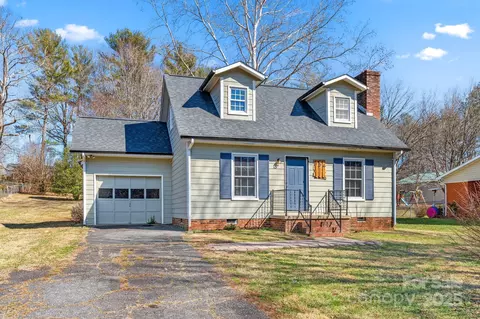 154 Vfw Rd, Morganton, NC 28655