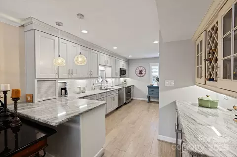 2705 N Center 6 St #6, Hickory, NC 28601