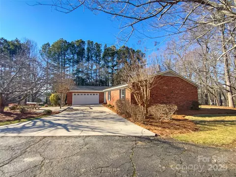 1021 Oakridge Farm Hwy, Mooresville, NC 28115