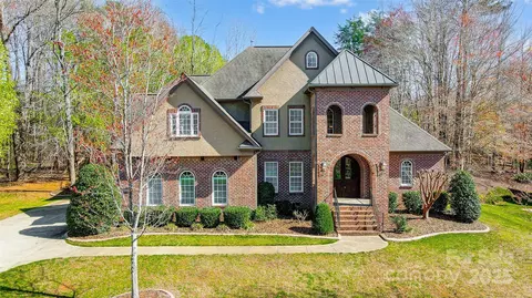 6548 Robin Hollow Dr, Mint Hill, NC 28227