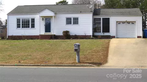 216 Park Ridge Rd, Albemarle, NC 28001