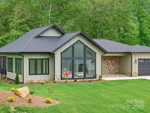 90 Bridgeway 25 Dr #25, Candler, NC 28715
