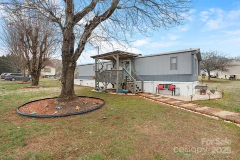 2346 Springdale Dr, Newton, NC 28658