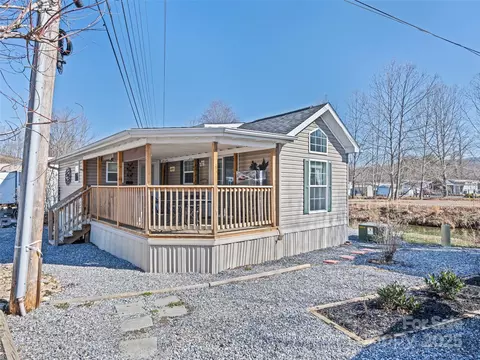 255 Mallard Loop, Waynesville, NC 28785