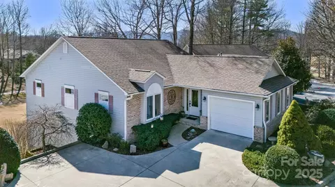 10 Titleist Way, Hendersonville, NC 28739