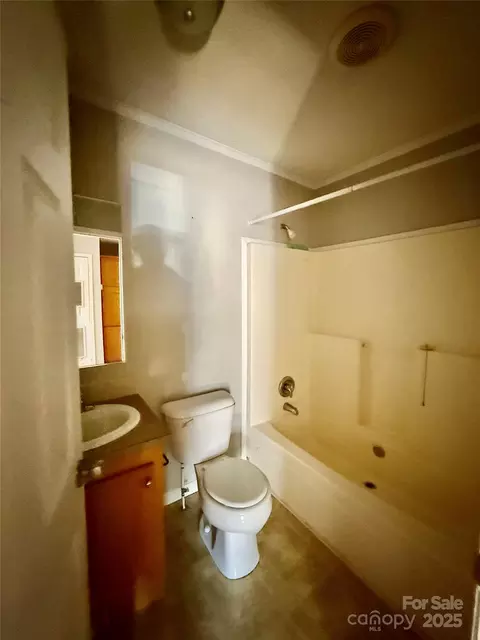 Bath - 191 Ashford Dr, Olin, NC 28660 photo 4 of 7