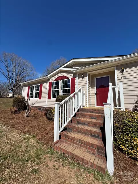 110 Amber Ln, Statesville, NC 28677