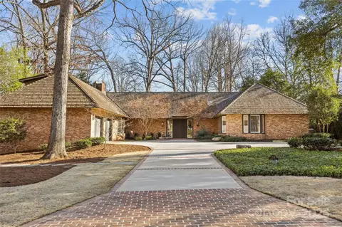 2419 Lemon Tree Ln, Charlotte, NC 28211