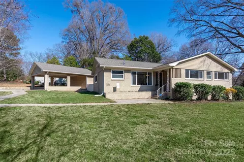 4211 Seaforth Dr, Charlotte, NC 28205