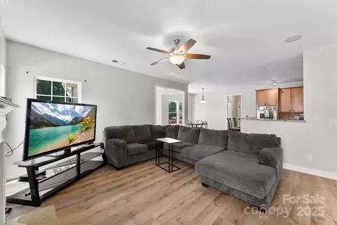 329 Squirrel Ln, Clover, SC 29710 photo 17