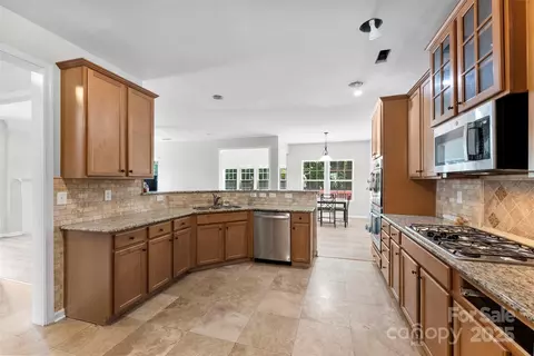 329 Squirrel Ln, Clover, SC 29710 photo 11