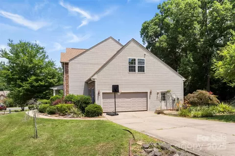 329 Squirrel Ln, Clover, SC 29710 photo 5