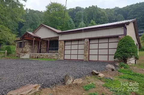 20 Frosted Ln, Burnsville, NC 28714