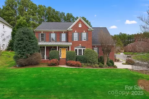 204 Silvercliff Dr, Mount Holly, NC 28120
