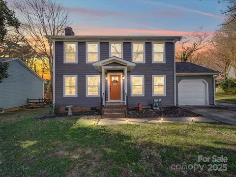 10929 Lassen Ct, Charlotte, NC 28214