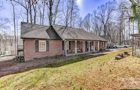 1756 Wellington Ave, Newton, NC 28658