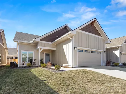 8 Cozy Cottage Way, Arden, NC 28704