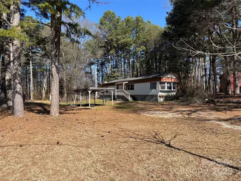 1406 Ratchford Dr, Dallas, NC 28034