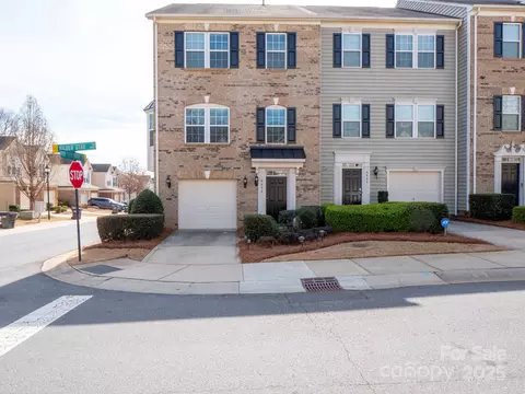 6452 Silver Star Ln, Charlotte, NC 28210