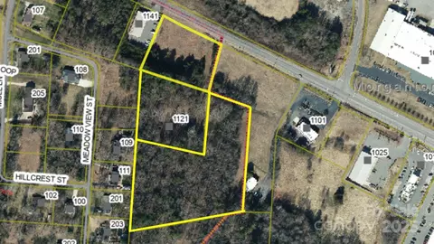 1121 N Green St, Morganton, NC 28655