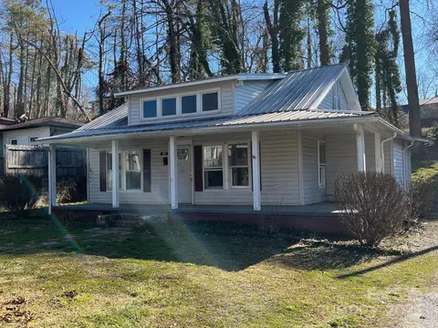 182 Maple Ave, Marion, NC 28752 photo 2
