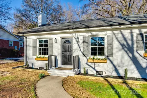 1865 Woodland Dr, Charlotte, NC 28205