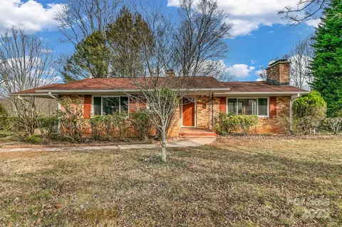 7 Israel Rd, Candler, NC 28715