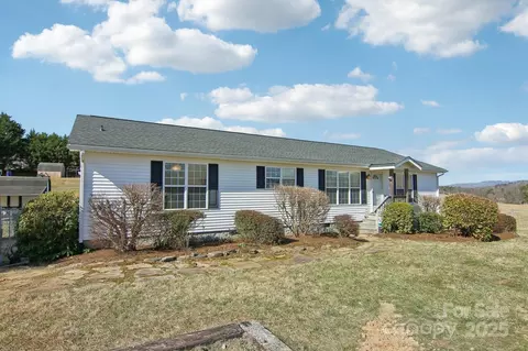 205 Blue House Rd, Hendersonville, NC 28792