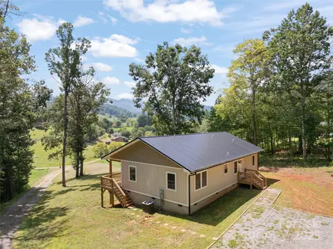 471 Compromise Dr, Waynesville, NC 28785
