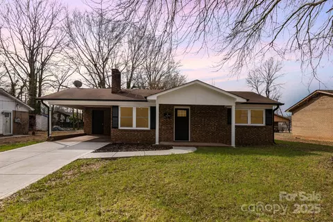 209 Palmer St, Shelby, NC 28150