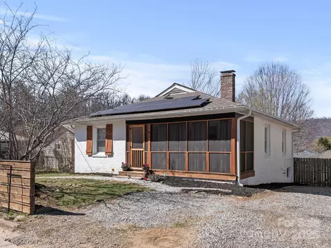 101 Morgan St, Swannanoa, NC 28778