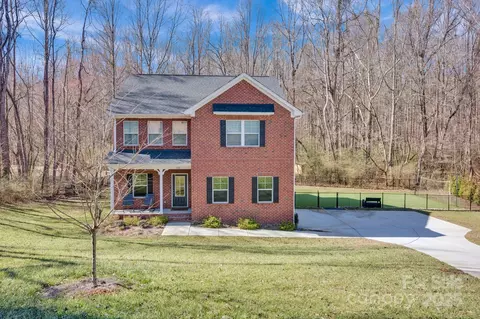 320 Heritage Pl, Mooresville, NC 28115