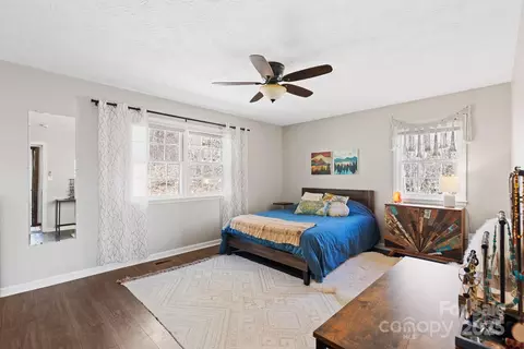 Bedroom - 39 Edwards Rd, Fairview, NC 28730 photo 1 of 3