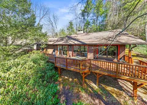 309 Secretariat Ln, Fairview, NC 28730