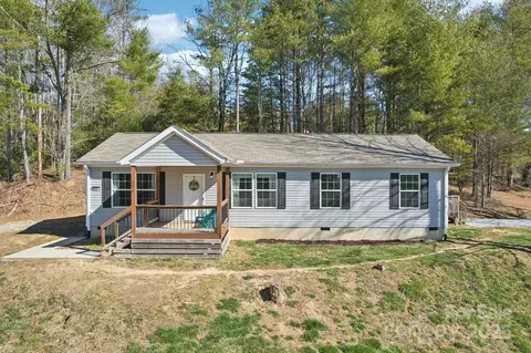296 Sentelle Ln, Hendersonville, NC 28739