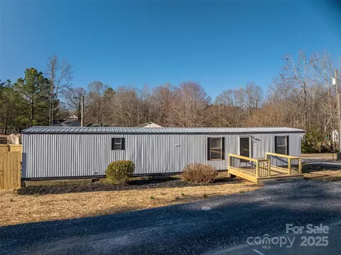 521 N Mulberry St, Cherryville, NC 28021