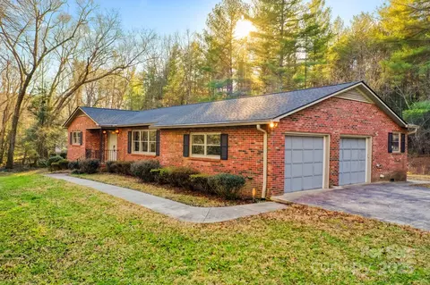 3486 Ravenwood Dr, Lenoir, NC 28645