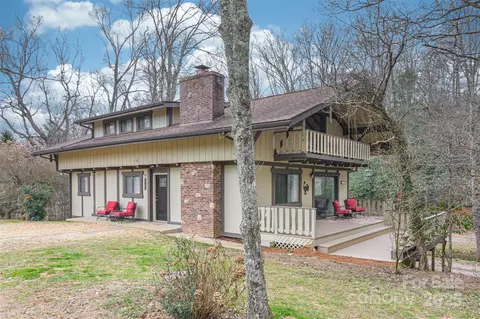 181 Ray Hill Rd, Horse Shoe, NC 28742